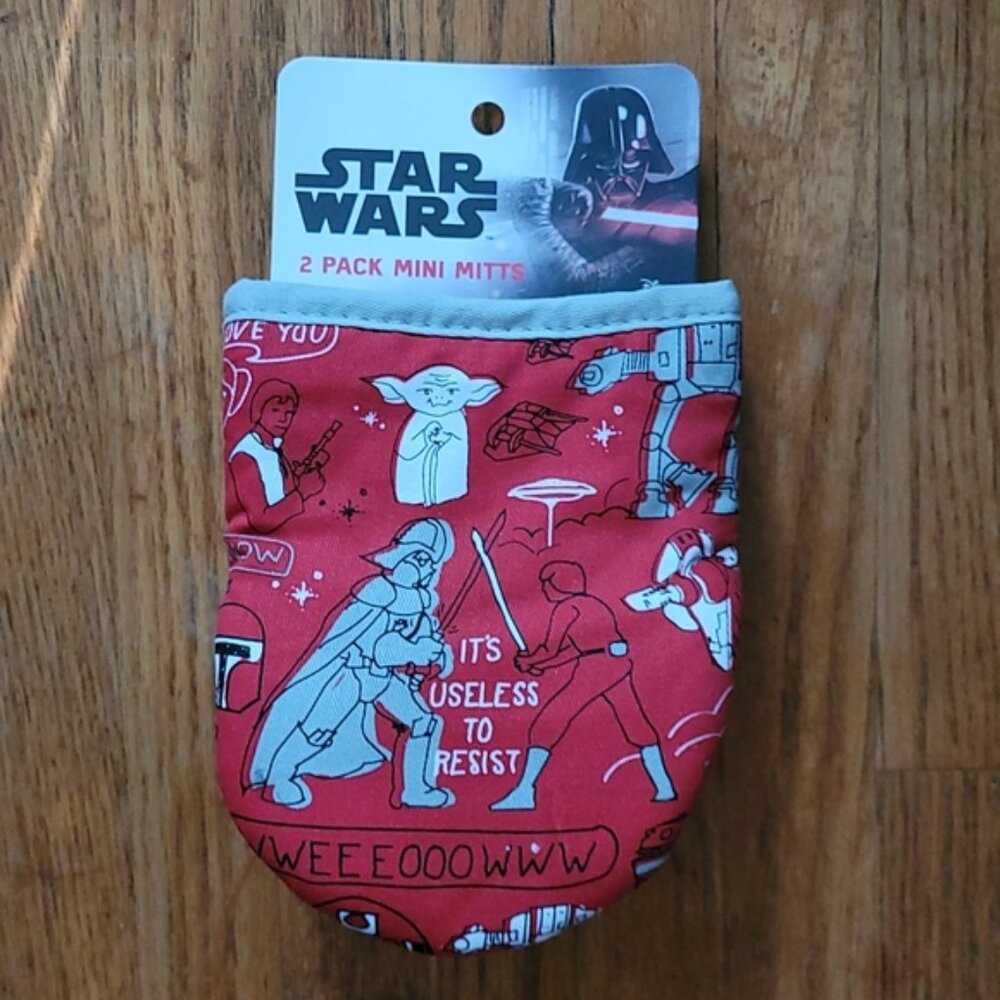 STAR WARS Empire Strikes Back Yoda Darth Vader Heat Resistant Oven Mitt 2-pk NWT